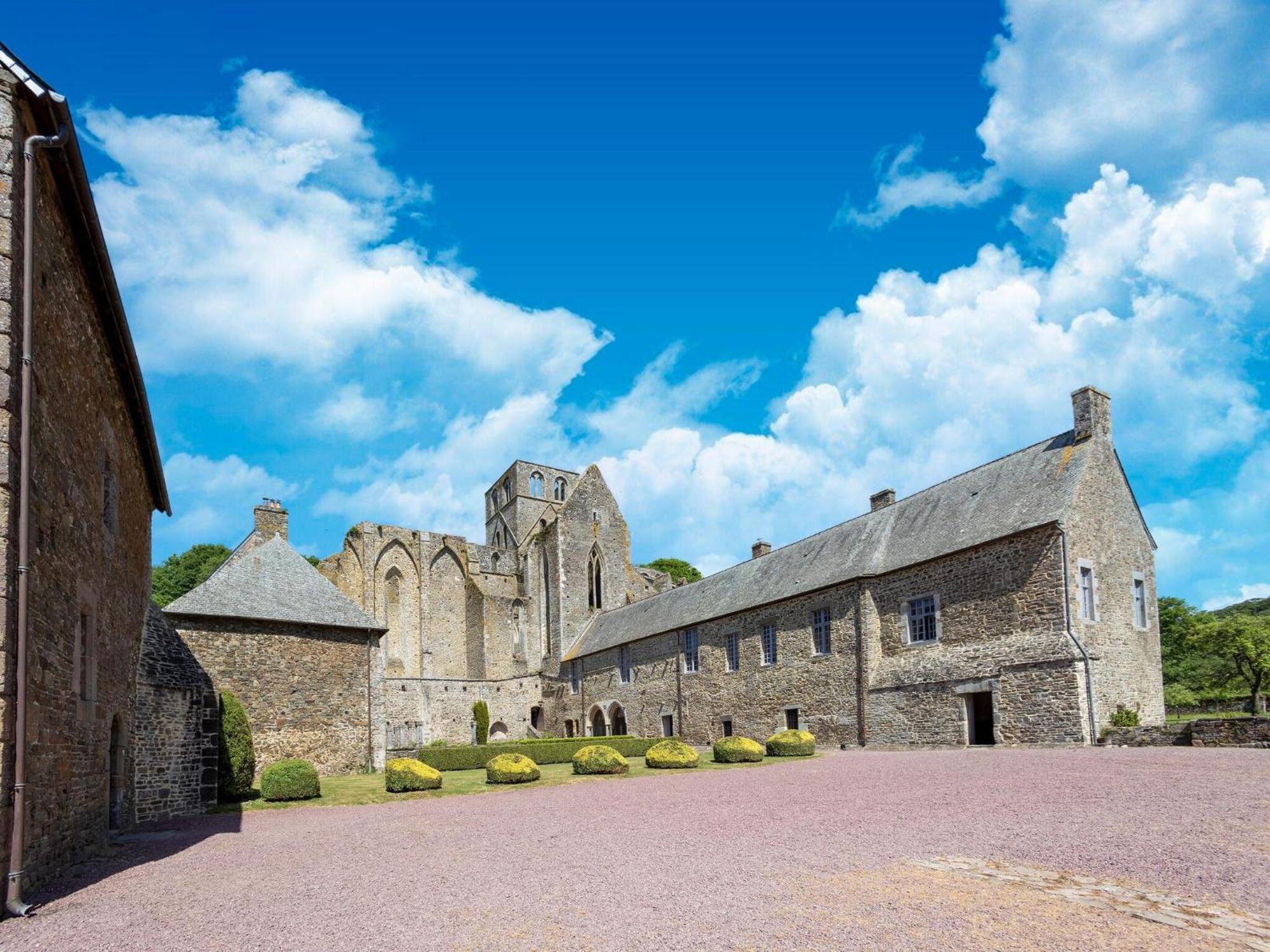 Attractive Holiday Home Near The Normandy Beach Saint-Germain-sur-Ay Екстер'єр фото